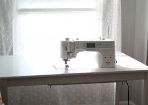 How to make a DIY sewing table