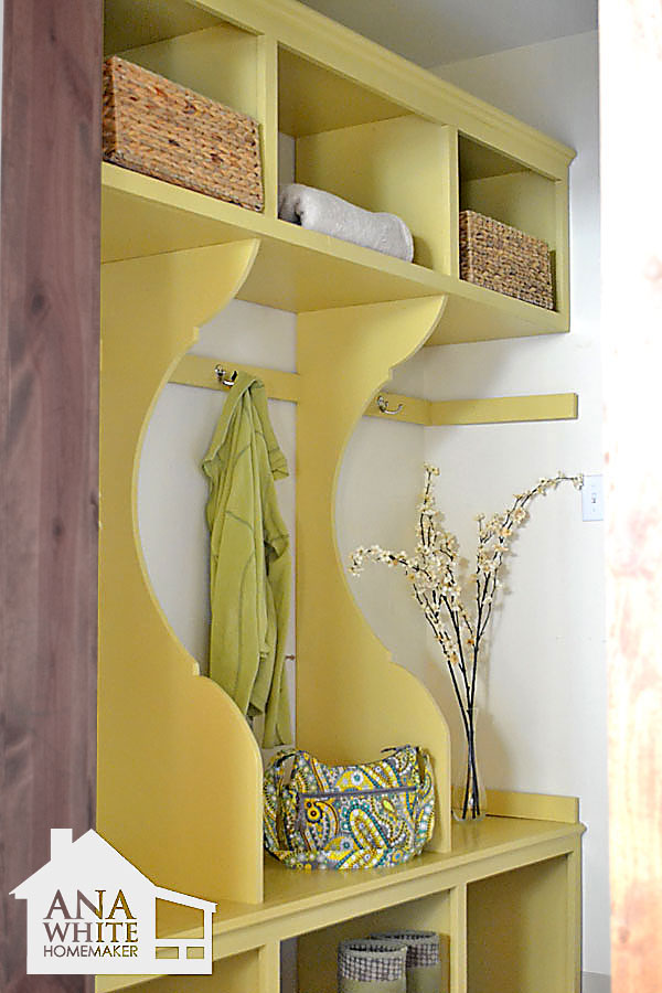 Great mudroom organizer plans by Ana White