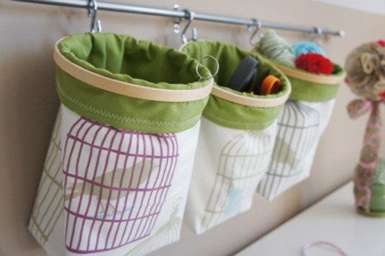 Embroidery hoop storage bag tutorial - tons of great storage ideas here!