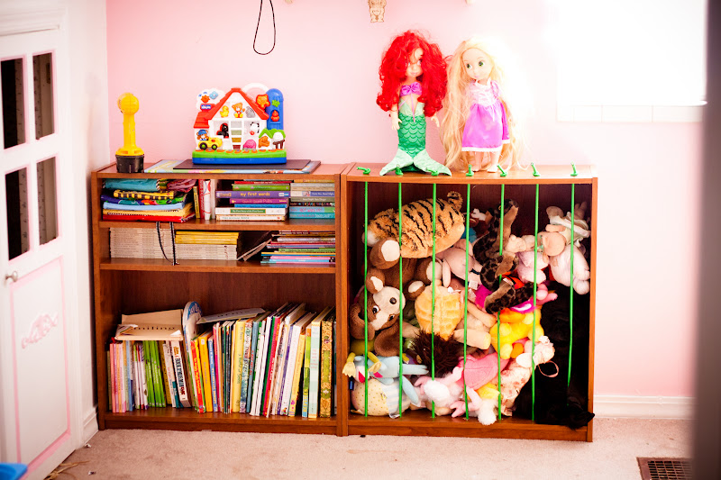 Make a DIY animal zoo on the cheap! Plus tons of other great toy storage ideas!