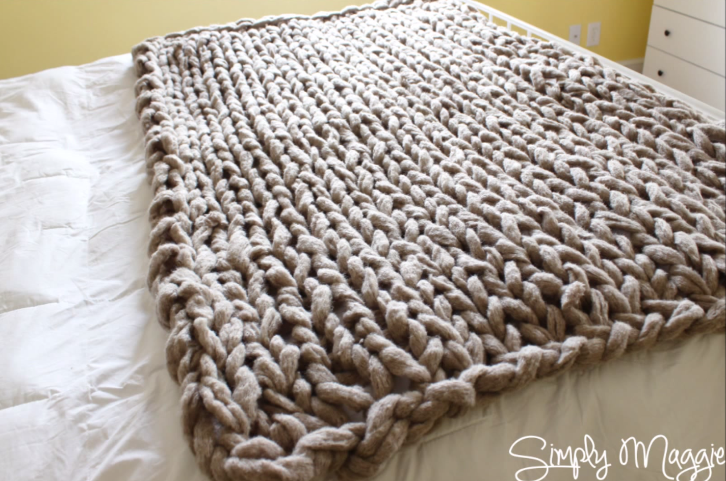 Arm knit a blanket in 45 minutes!