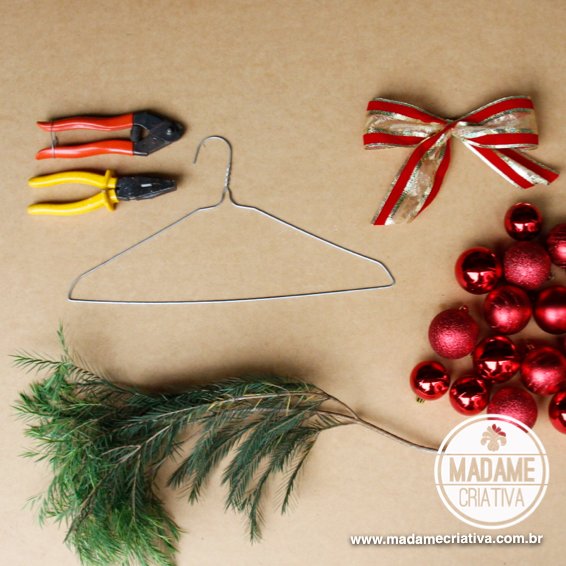 DIY ornament wreath tutorial by MAdame Criativa