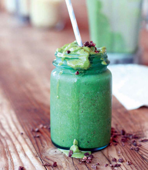 Mint chip smoothie! Super healthy packed with superfoods!