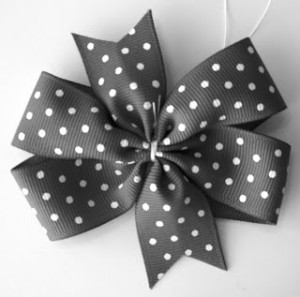 Pinwheel bow tutorial couldn't be easier!