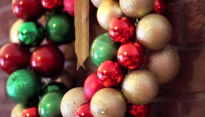 You've got to see how she makes this beautiful Christmas wreath!