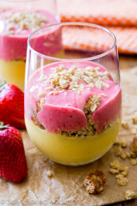 strawberry mango smoothie- this looks AMAZING!