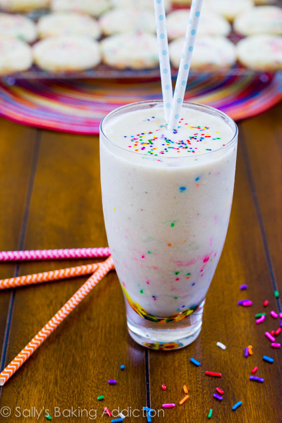 Funfetti "milkshake". NO ICE CREAM! This is really a smoothie disguised as a delicious milkshake