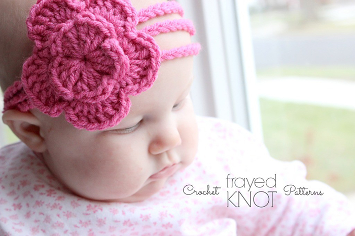 CUTE!! Three strand flower headband crochet tutorial