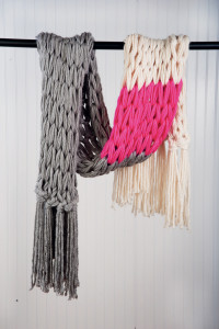 color block arm knitted scarf tutorial