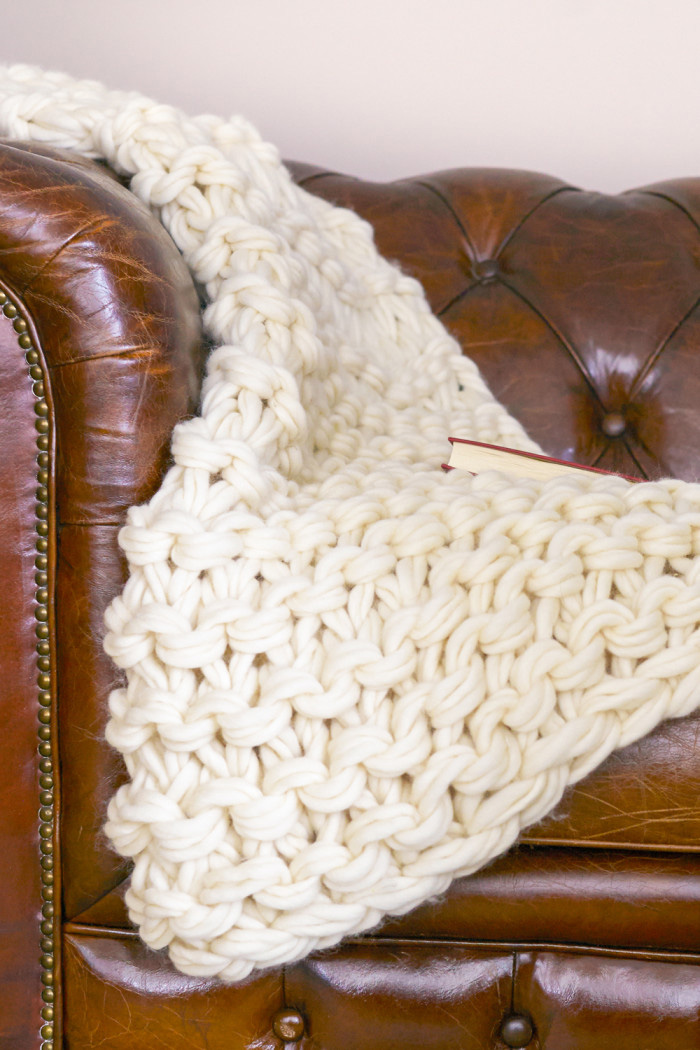 Arm knitted  blanket tutorial (video)