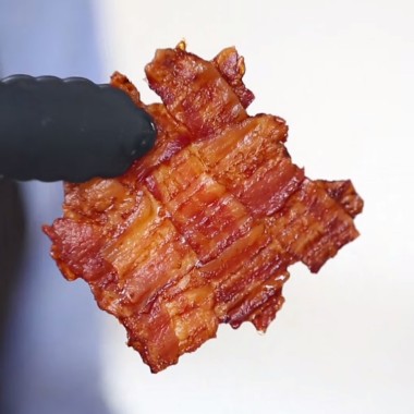 VIDEO: How to make a bacon weave