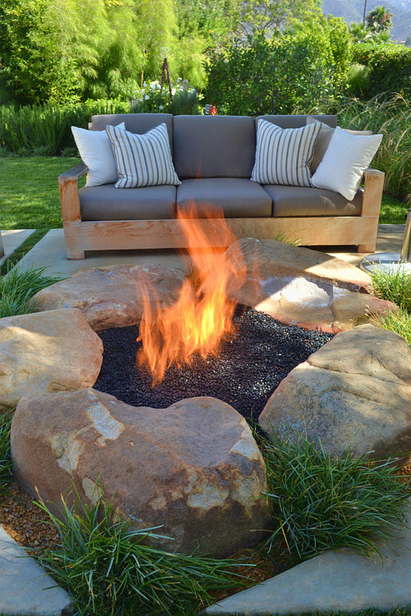 Easy DIY Outdoor Fire Pit Tutorial