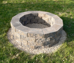 Outdoor Fire Pit Tutorial