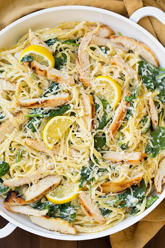 This Lemon Ricotta Pasta with Spinach and Chicken is a quick fix dinner! 