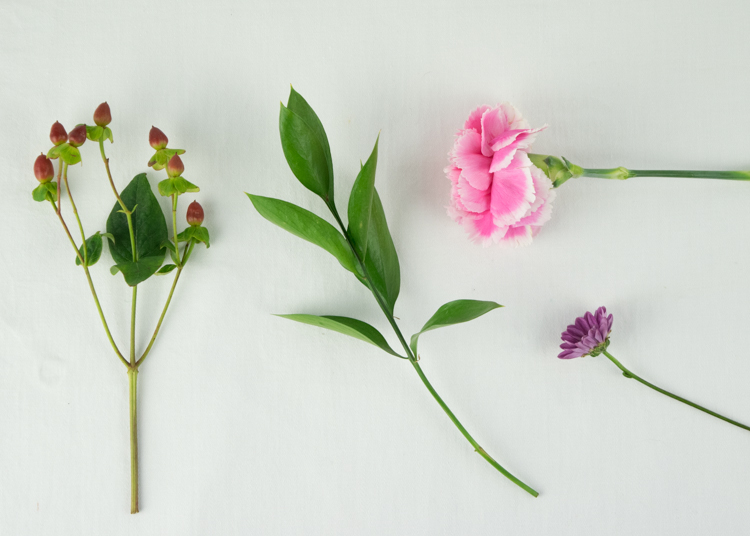 How to make a DIY Floral Arrangement - Great Mother's Day or Teacher Gift!