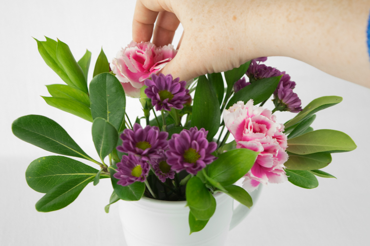 How to make a DIY Floral Arrangement - Great Mother's Day or Teacher Gift!