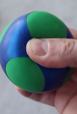 Use flour and balloons to make these awesome ninja squishy balls!