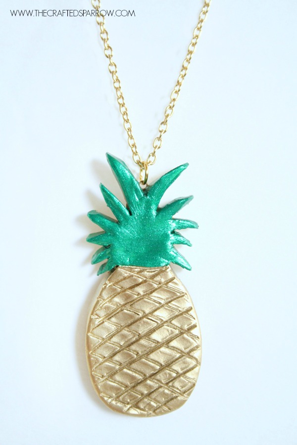 DIY-Clay-Pineapple-Necklace-7