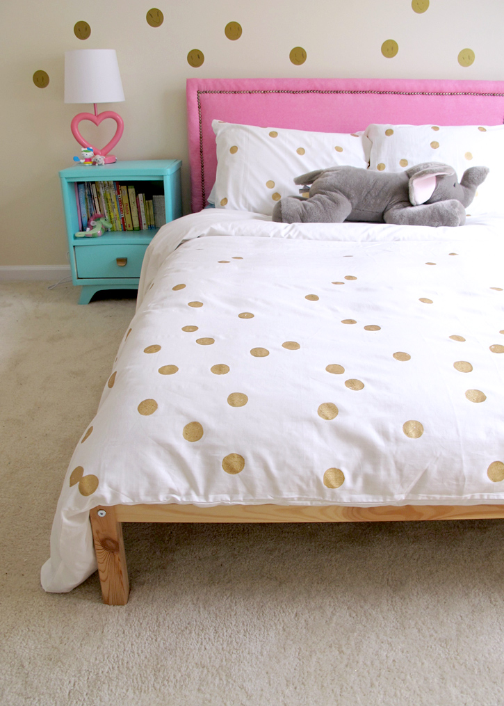 Make this gorgeous (and easy) duvet cover!