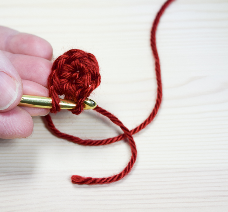 Newborn Hat Crochet Pattern - Magic loop and first row of stitches for circular crochet