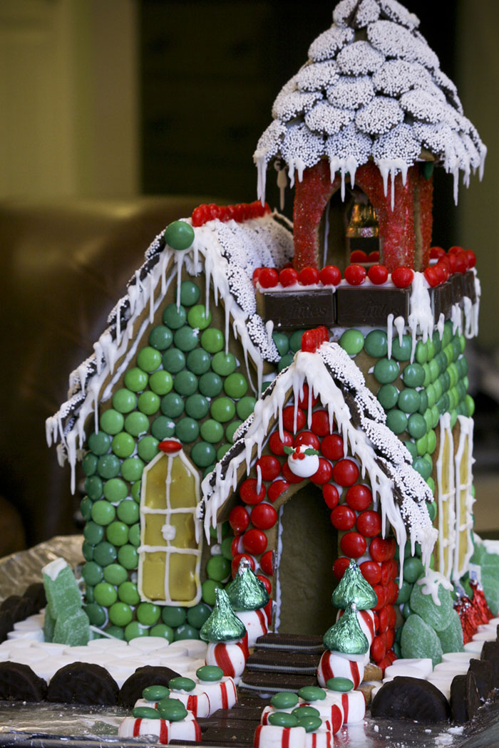 16 Fun Gingerbread House Tutorials and Ideas