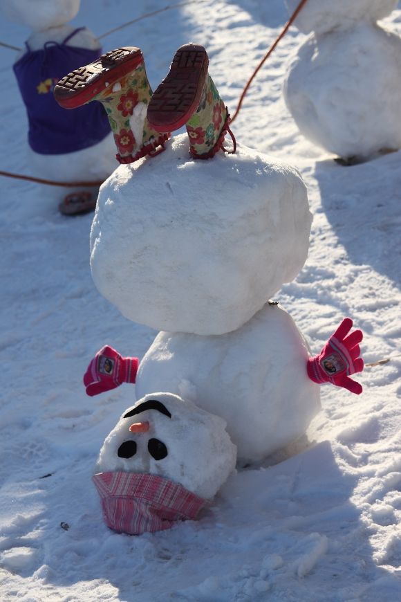 Clever Ways To Build A Snowman