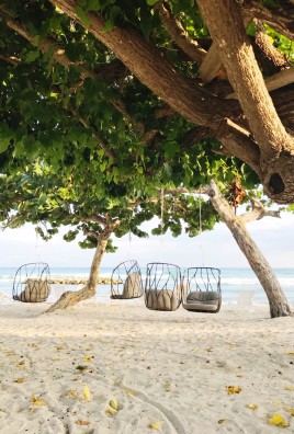 hanging beach chairs - andreasnotebook.com