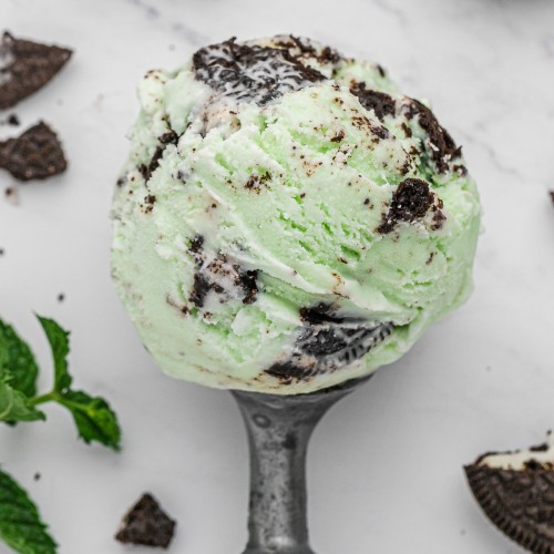 Scoop of easy homemade mint oreo cookie ice cream.